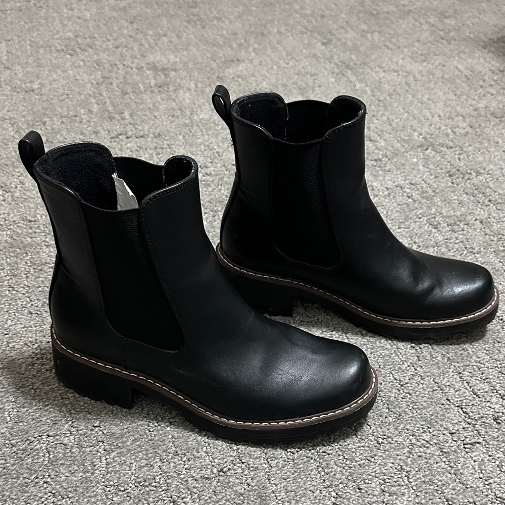 Universal Thread Black Ankle Booties